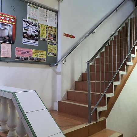 Oyo 90972 Jj Homestay Мири Экстерьер фото