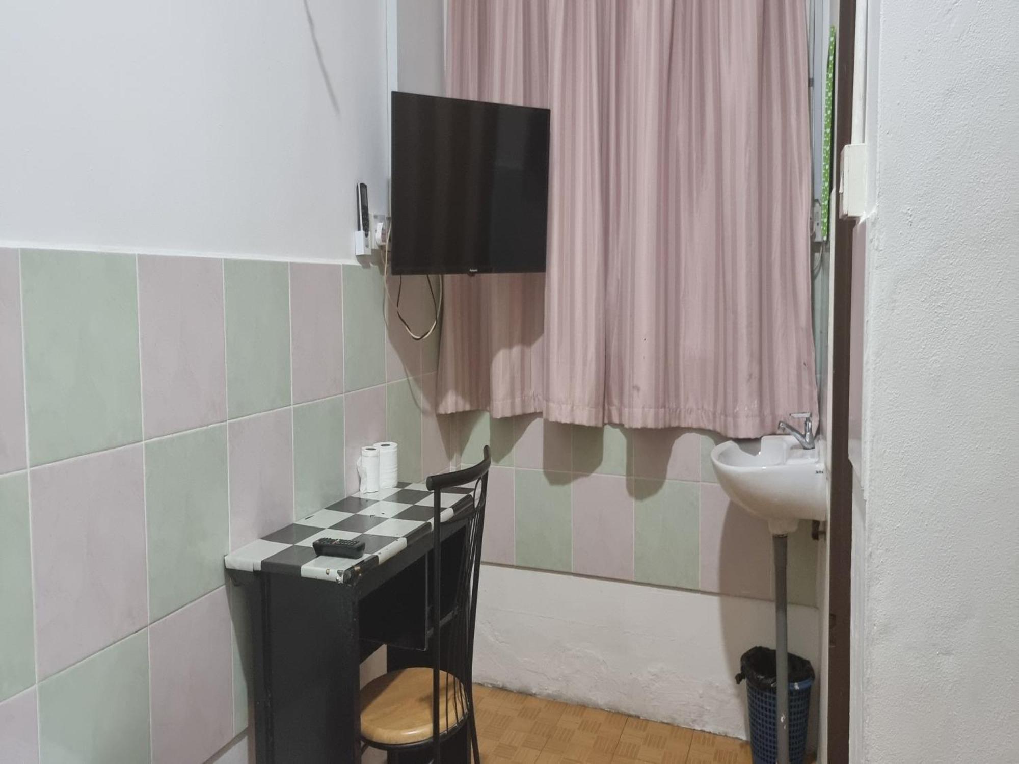 Oyo 90972 Jj Homestay Мири Экстерьер фото
