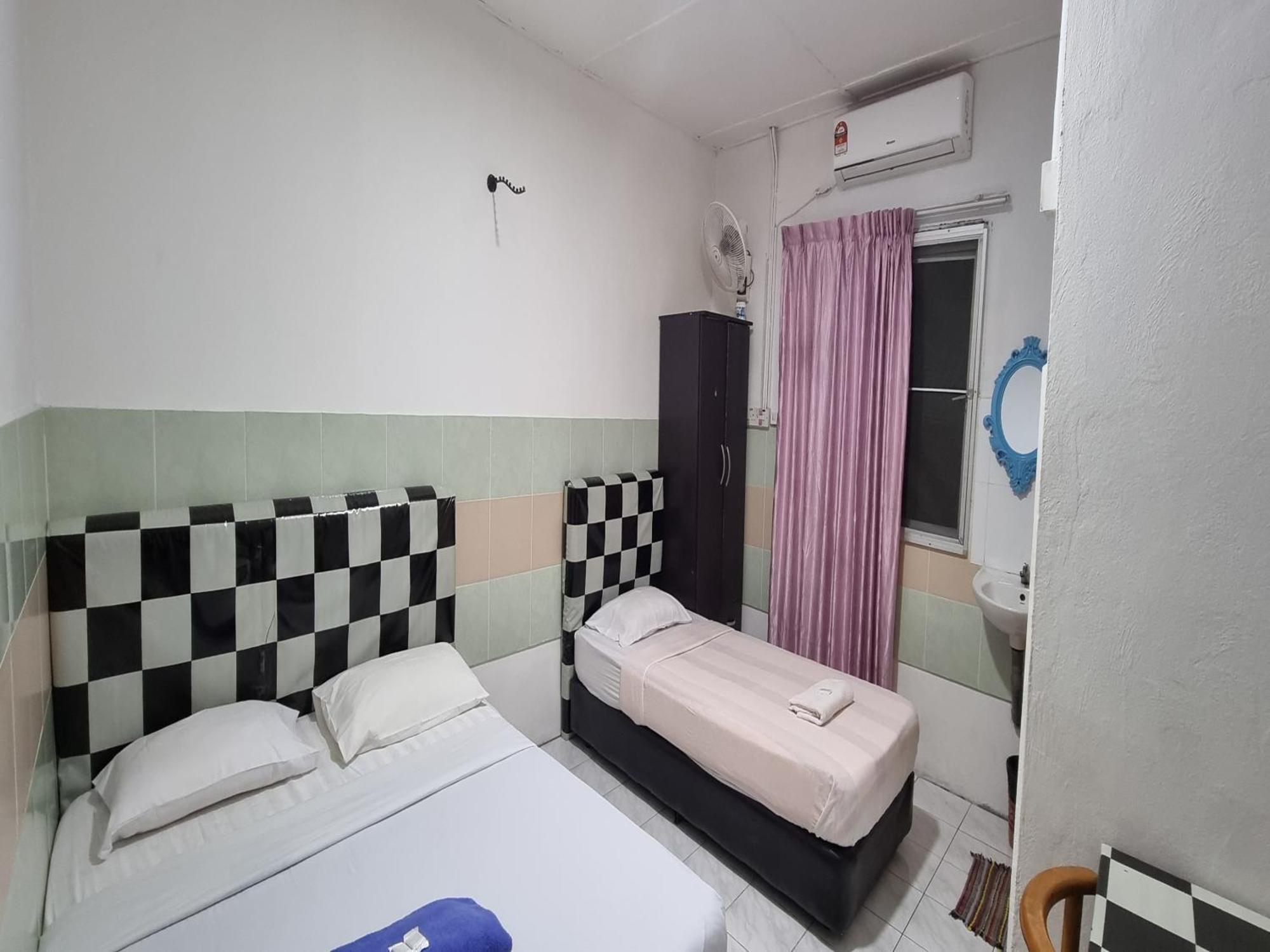 Oyo 90972 Jj Homestay Мири Экстерьер фото