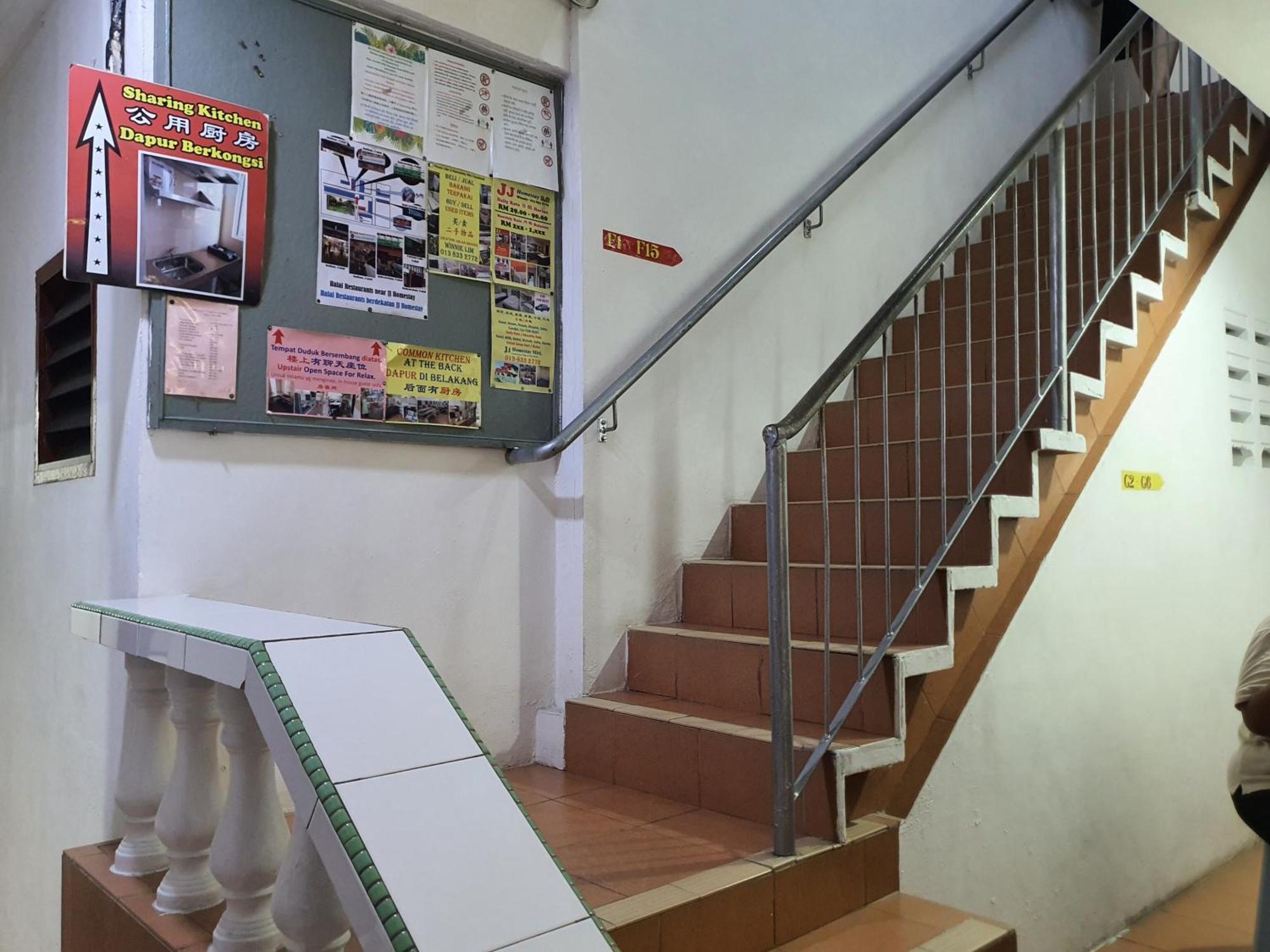 Oyo 90972 Jj Homestay Мири Экстерьер фото