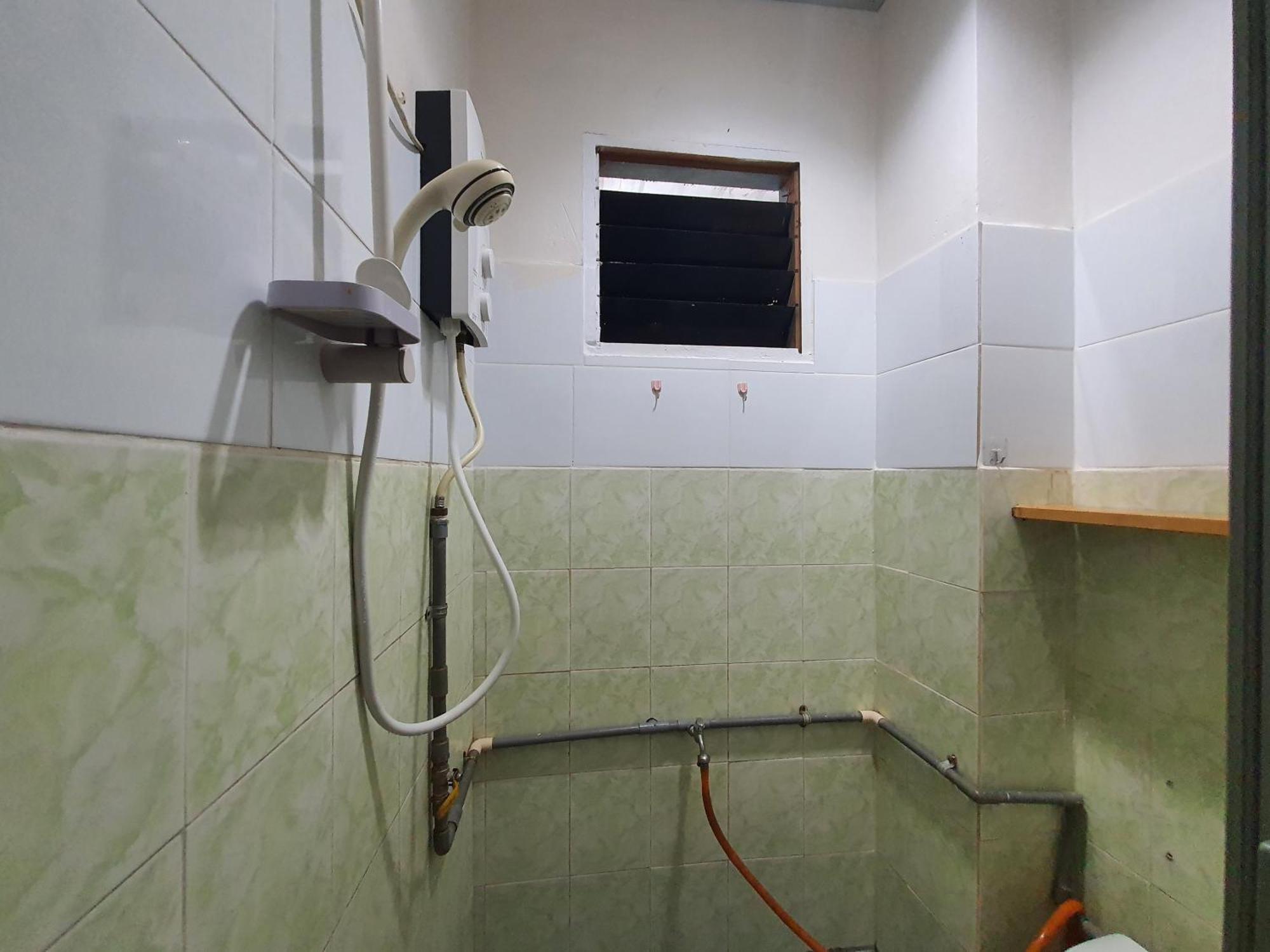 Oyo 90972 Jj Homestay Мири Экстерьер фото