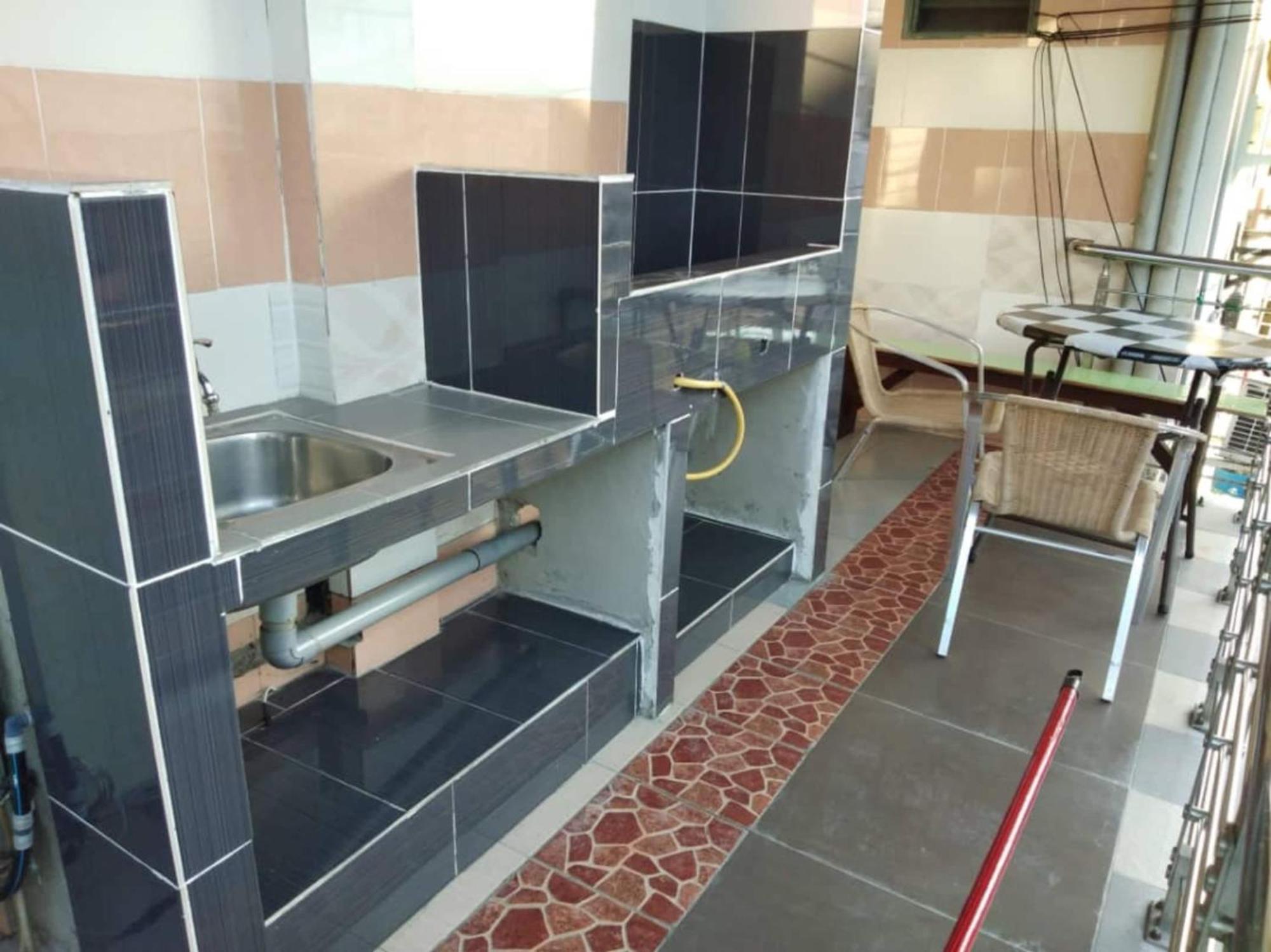 Oyo 90972 Jj Homestay Мири Экстерьер фото
