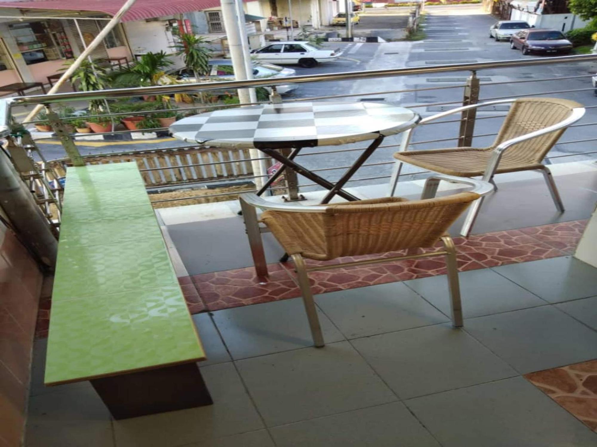 Oyo 90972 Jj Homestay Мири Экстерьер фото