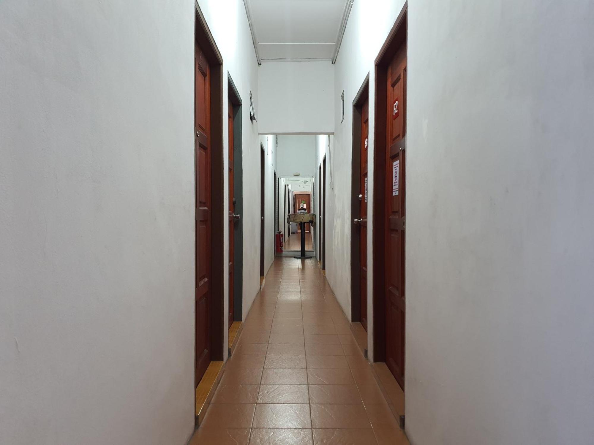 Oyo 90972 Jj Homestay Мири Экстерьер фото