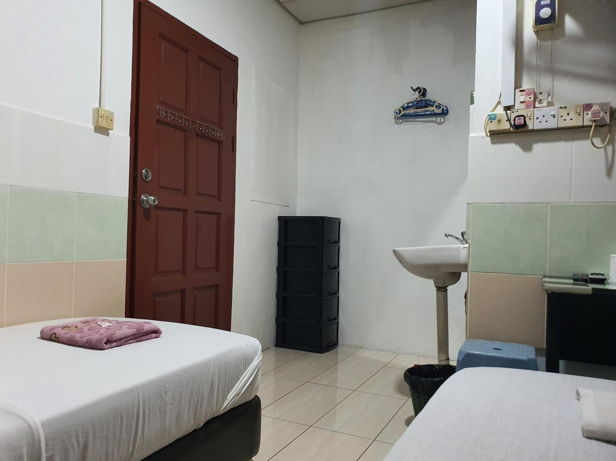 Oyo 90972 Jj Homestay Мири Экстерьер фото