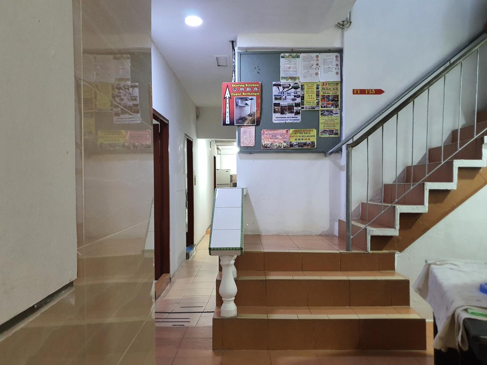 Oyo 90972 Jj Homestay Мири Экстерьер фото