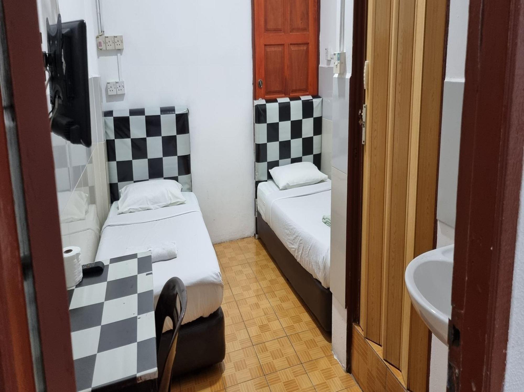 Oyo 90972 Jj Homestay Мири Экстерьер фото