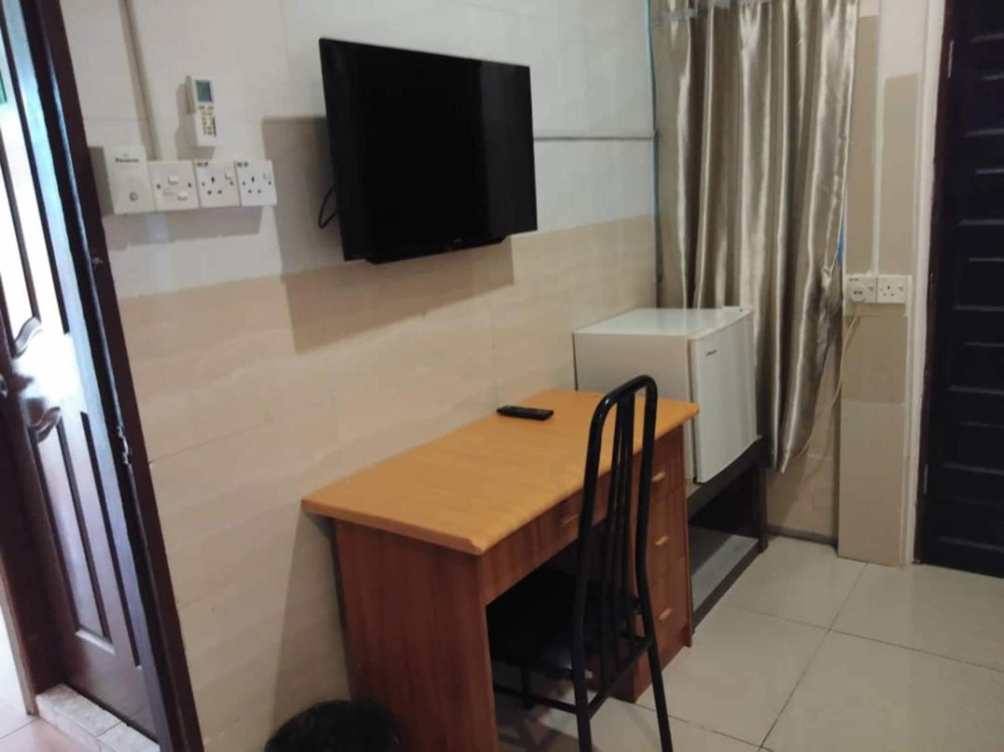 Oyo 90972 Jj Homestay Мири Экстерьер фото