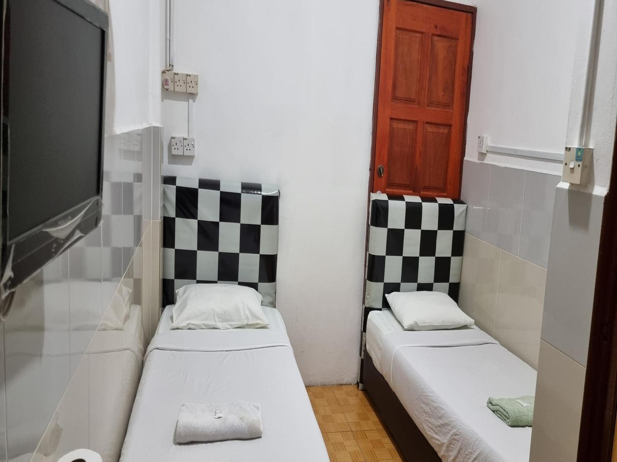 Oyo 90972 Jj Homestay Мири Экстерьер фото